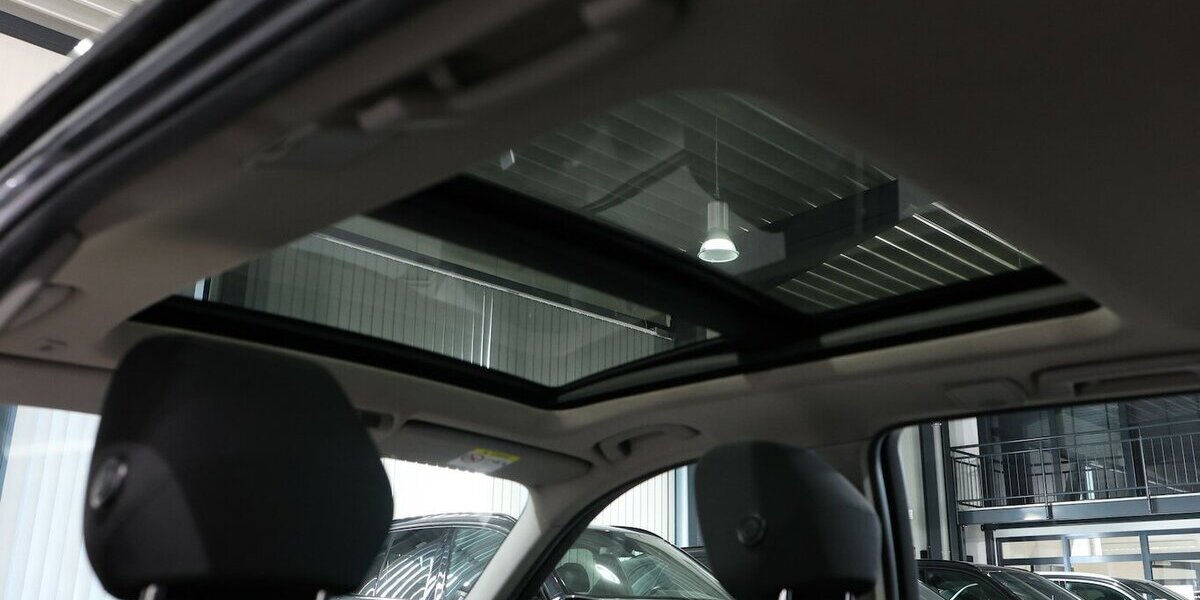 BMW 318d Touring blue PERFORMANCE SPORT / PANORAMA 80.000 km 15.555 &euro; Hamm 59077