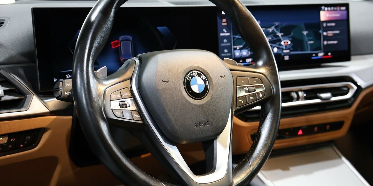 BMW 318d Touring SPORT SHADOW GREY&BROWN / PANORAMA 116.000 km 25.993 &euro; Hamm 59077