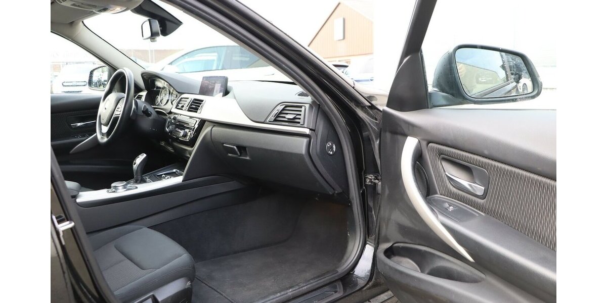 BMW 330d Touring xDrive Advantage / LED, HEAD-UP 227.000 km 11.902 &euro; Hamm 59077