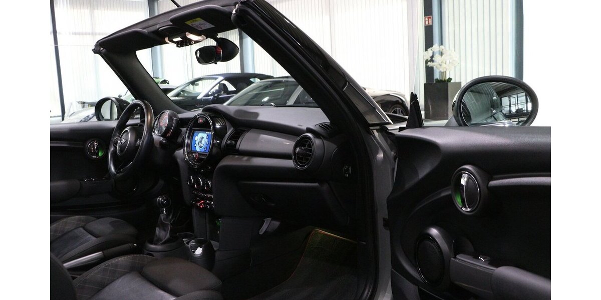 Mini Cooper Cabrio CHILLI CARBON BLACK EXCITETMENT 63.000 km 17.777 &euro; Hamm 59077