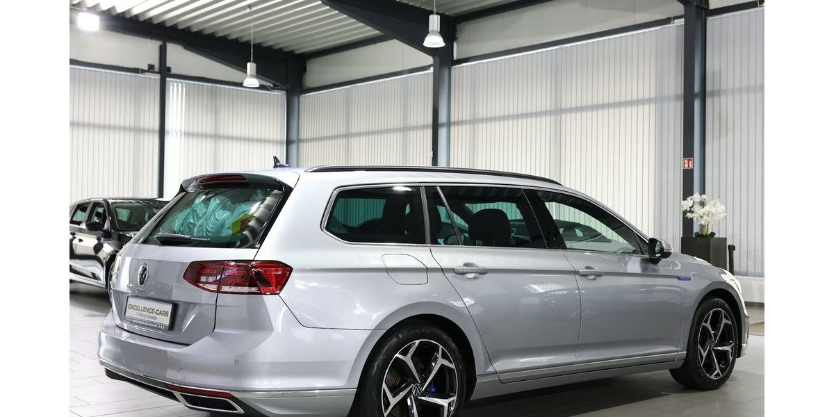 VW Passat Variant GTE DSG IQ BUSINESS R-LINE SPORT 86.000 km 24.600 &euro; Hamm 59077