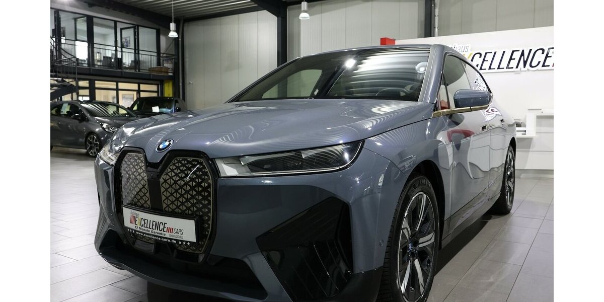 BMW iX 40 xDrive SPORT TITAN GLAS STORM EINZELSTÜCK 79.000 km 41.777 &euro; Hamm 59077