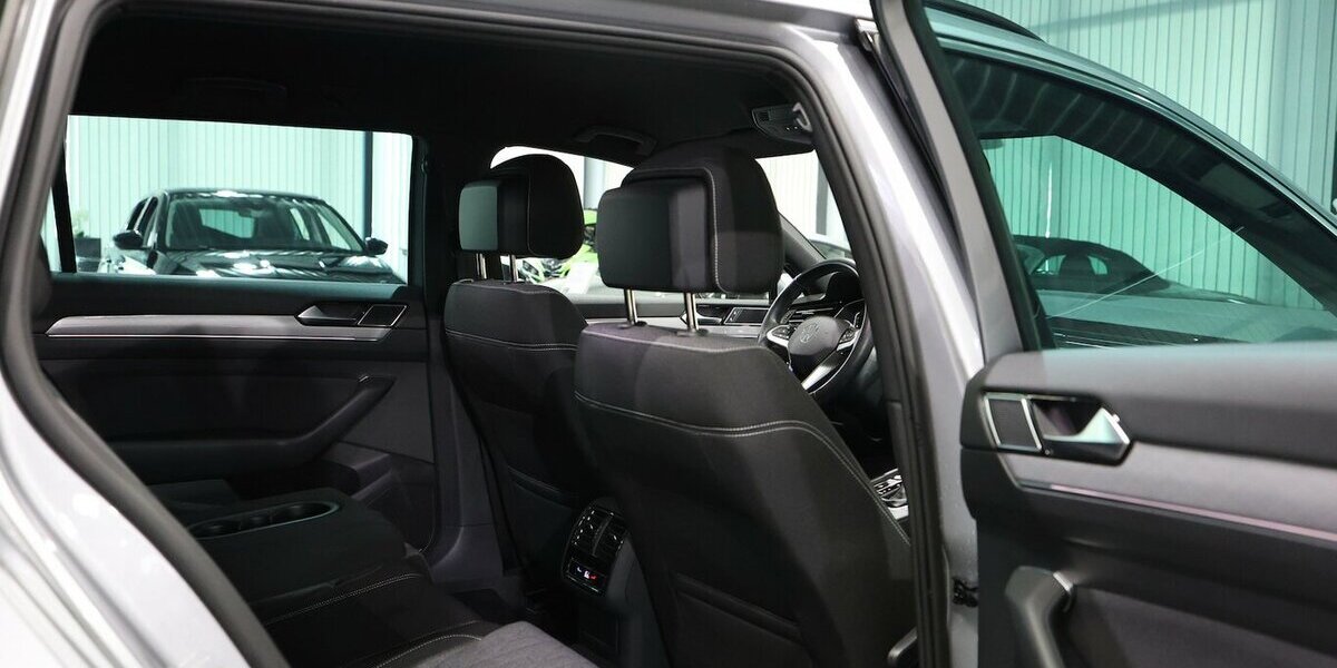 VW Passat Variant GTE DSG IQ BUSINESS R-LINE SPORT 86.000 km 24.600 &euro; Hamm 59077