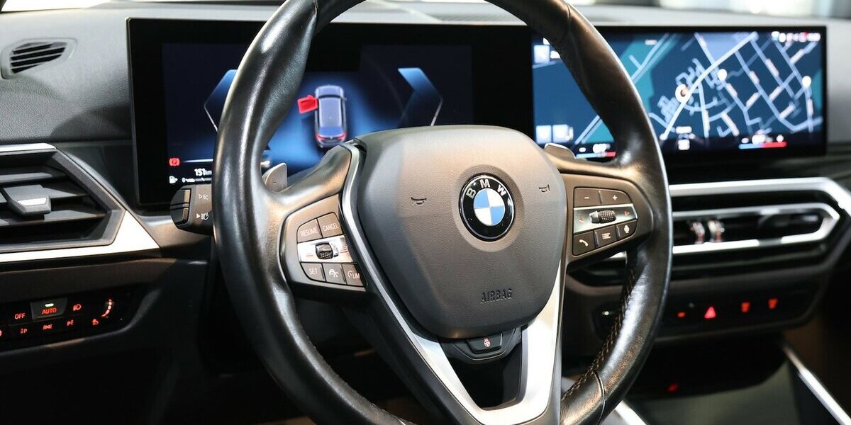 BMW 318d Touring SPORT / PANORAMA,LEDER,CURVED+HUD 53.000 km 29.993 &euro; Hamm 59077