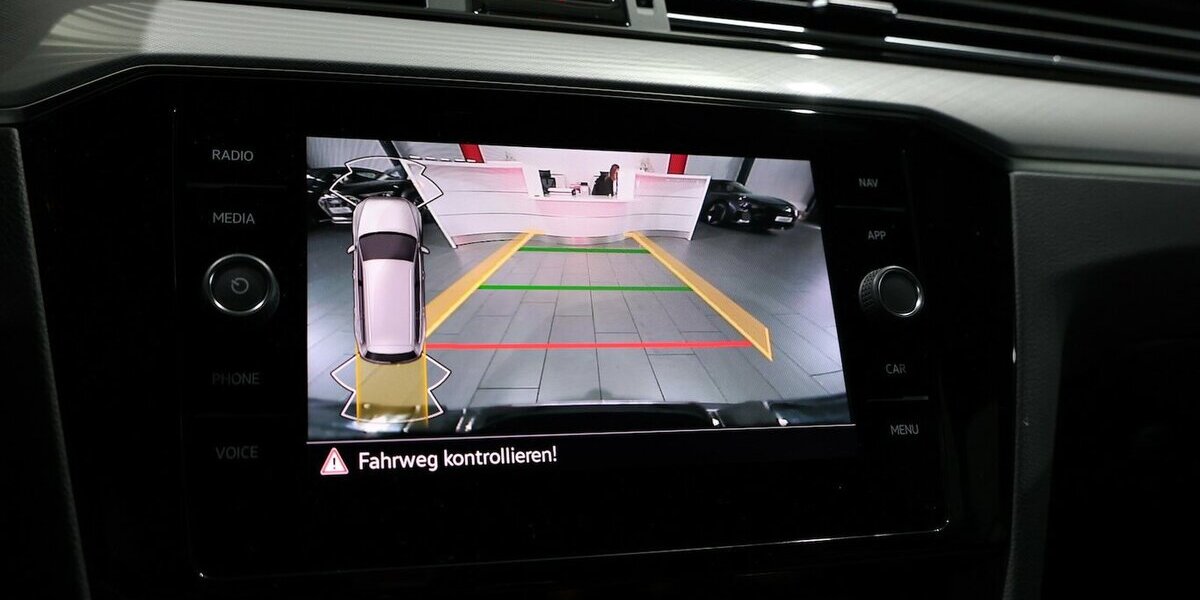 VW Passat Variant GTE DSG IQ BUSINESS R-LINE SPORT 86.000 km 24.600 &euro; Hamm 59077