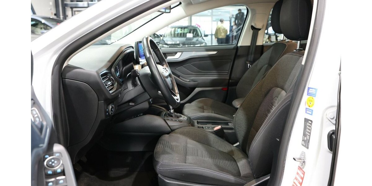 Ford Focus LIMOUSINE 1.5 EcoBlue ACTIVE WHITE / LED 83.000 km 14.991 &euro; Hamm 59077