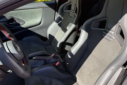 Toyota Yaris 9.000 km 43.990 &euro; Bergkamen 59192