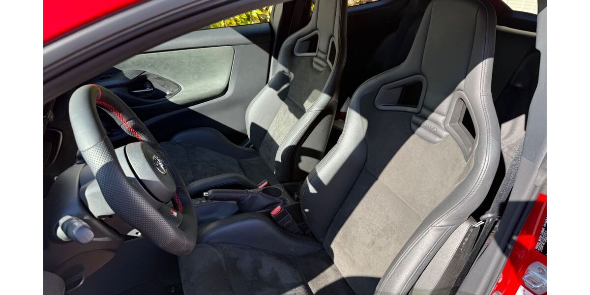 Toyota Yaris 9.000 km 43.990 &euro; Bergkamen 59192