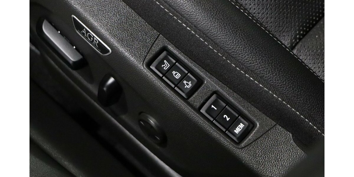 Opel Insignia 2.0 ST 4x4 OPC-LINE GSI WHITE / VC+HUD 140.000 km 19.111 &euro; Hamm 59077