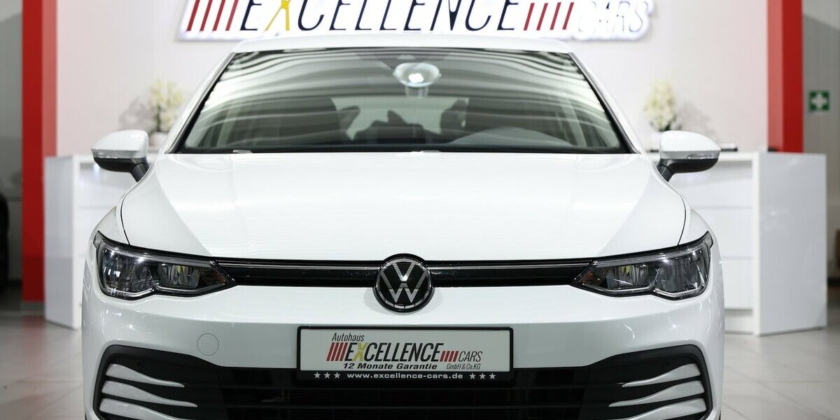 VW Golf VIII 2.0 TDI DSG LIFE IQ / NAVI+KAMERA, LED 53.000 km 21.111 &euro; Hamm 59077