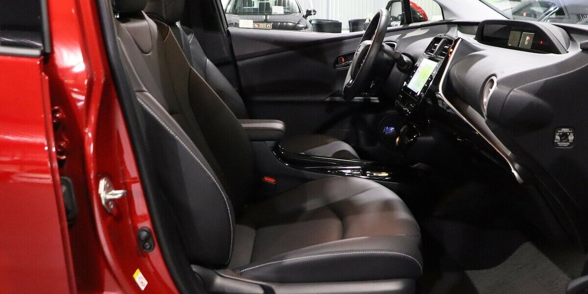 Toyota Prius Plug-in Hybrid EXECUTIVE / LED, VC+HEAD-UP 34.000 km 25.777 &euro; Hamm 59077