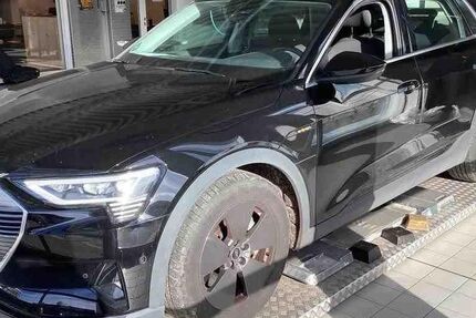 Audi e-tron 13.598 km 31.450 &euro; Hagen 58091