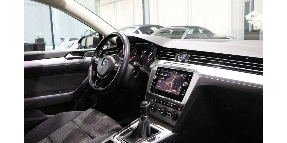 VW Passat 1.4 TSI Comfortline NAVI-DM+APPLE+ANDROID 159.000 km 12.444 &euro; Hamm 59077