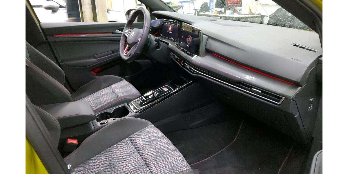 VW Golf GTI 2.0 TSI DSG BLACK STYLE NAVI PANORAMA ACC 8.043 km 31.998 &euro; Bergkamen 59192