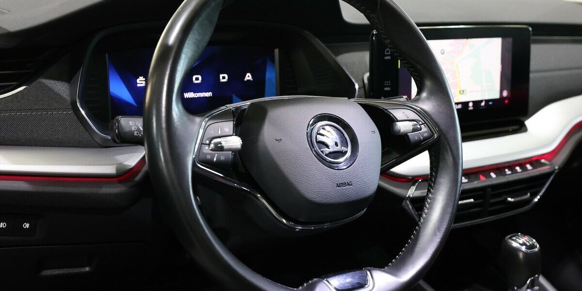 Skoda Octavia Combi 2.0 TDI FIRST-EDITION WHITE / LED 152.000 km 15.991 &euro; Hamm 59077