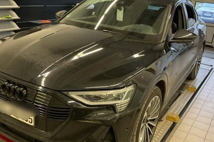 Audi e-tron 52.259 km 32.854 &euro; Hagen 58091