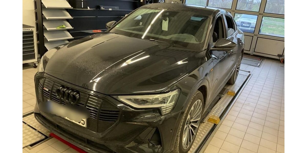Audi e-tron 52.259 km 32.854 &euro; Hagen 58091