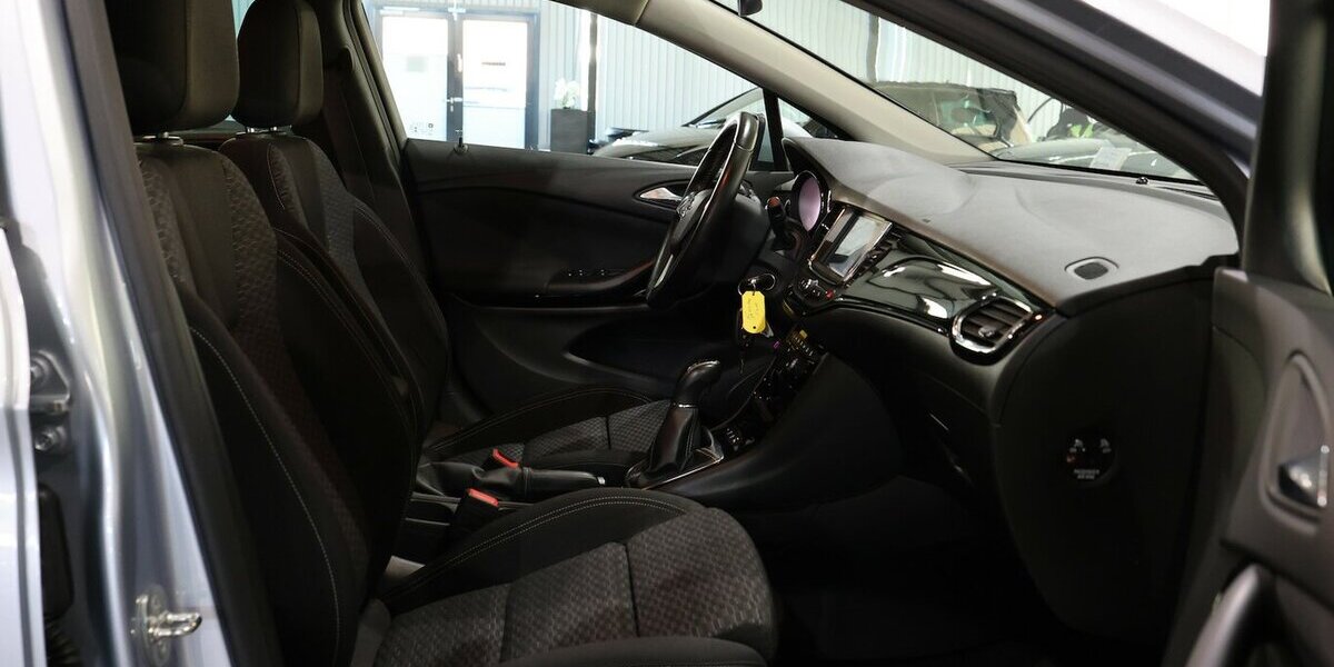 Opel Astra K ST 1.6 T ACTIVE 200-PS / APPLE+ANDROID 130.000 km 8.991 &euro; Hamm 59077