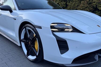 Porsche Taycan 60.000 km 72.700 &euro; Kamen 59174