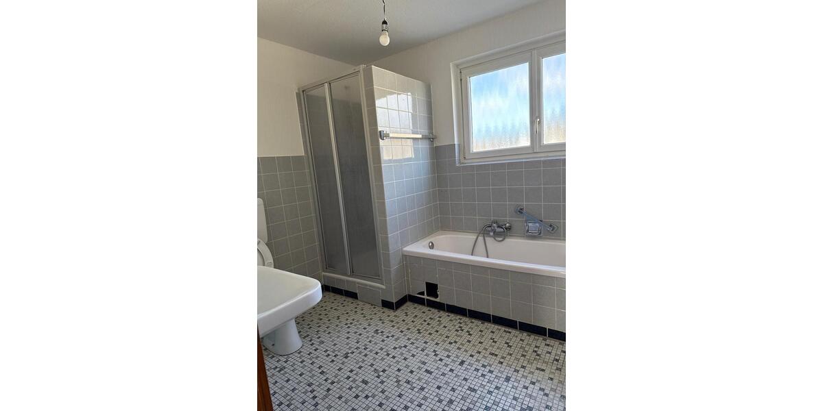 Etagenwohnung Iserlohn - 3.5 Zimmer, 95 m&sup2;, 800&euro; | Angebot:25988567