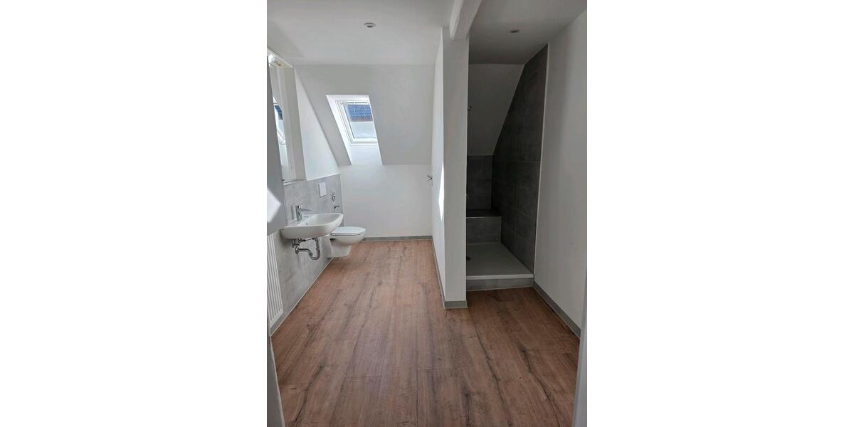 Dachgeschoßwohnung Hagen Hohenlimburg - 4 Zimmer, 87 m&sup2;, 570&euro; | Angebot:24916197