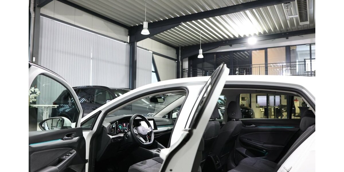 VW Golf VIII 2.0 TDI DSG LIFE IQ / NAVI+KAMERA, LED 53.000 km 21.111 &euro; Hamm 59077