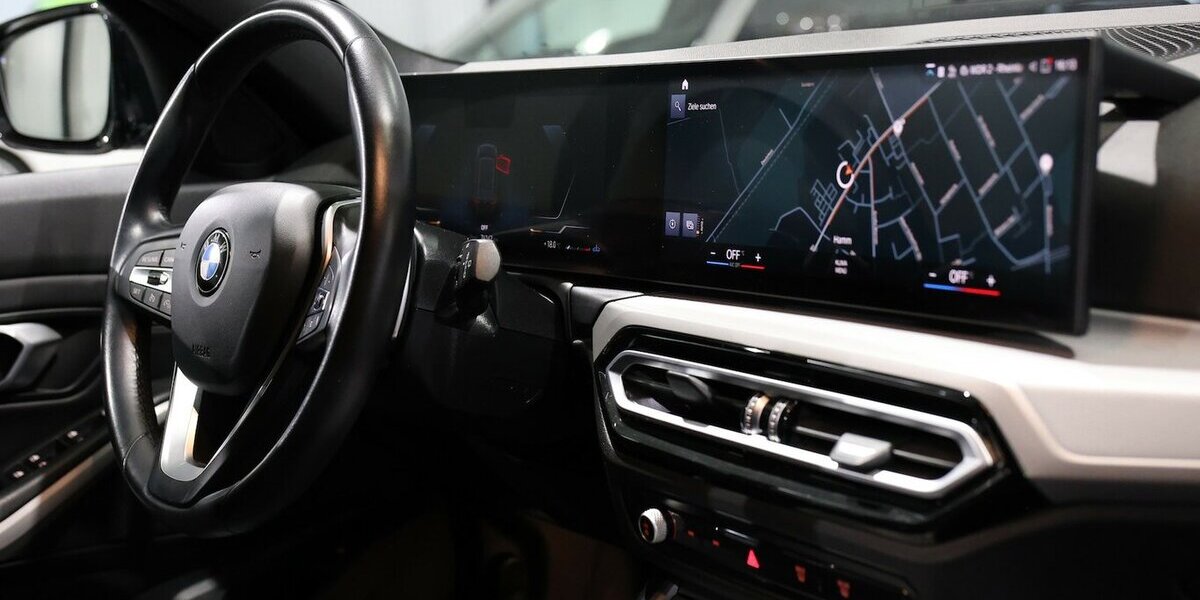 BMW 318d Touring SHADOW SPORT CURVED+NAVI,LEDER,LED 74.000 km 28.993 &euro; Hamm 59077