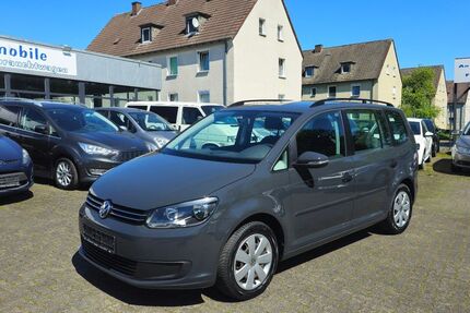 VW Touran 74.252 km 9.690 &euro; Bergkamen 59192