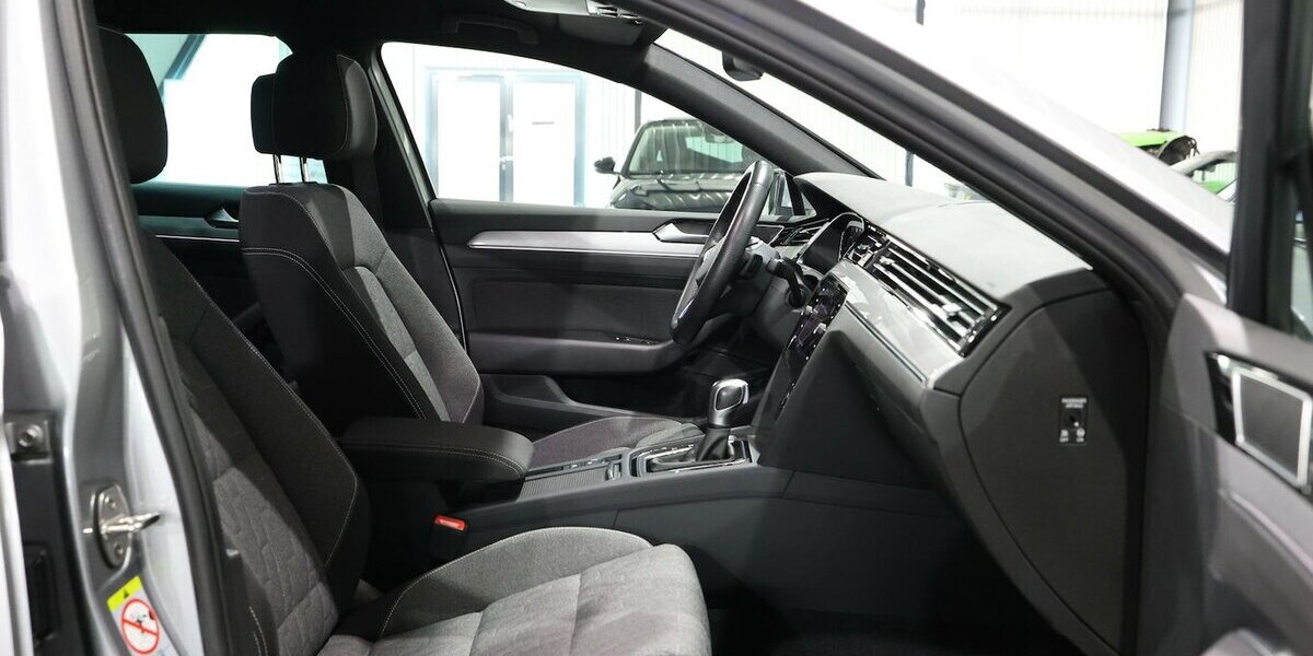 VW Passat Variant GTE DSG IQ BUSINESS R-LINE SPORT 86.000 km 24.600 &euro; Hamm 59077