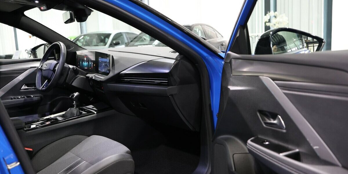 Opel Astra L 1.2 T LIMO GS-SPORT TECH / BLUE & BLACK 13.000 km 22.555 &euro; Hamm 59077