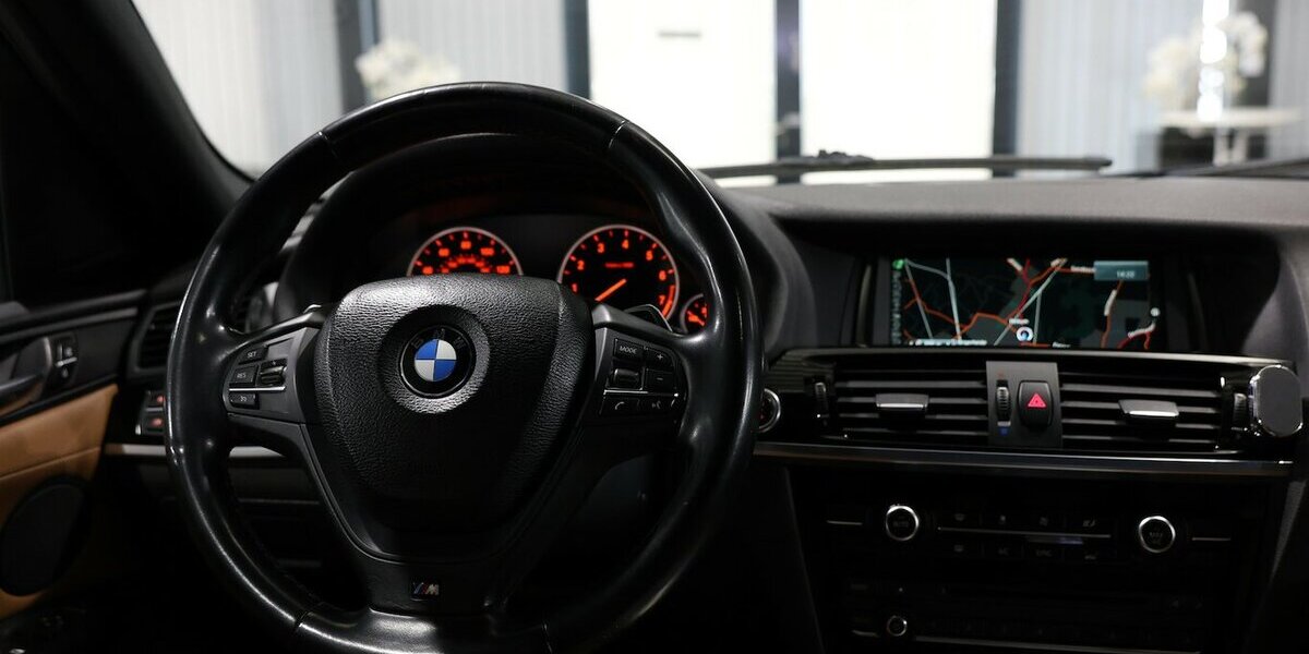 BMW X4 xDrive 28i M-SPORT / BLACK & BROWN / XENON 173.000 km 16.994 &euro; Hamm 59077