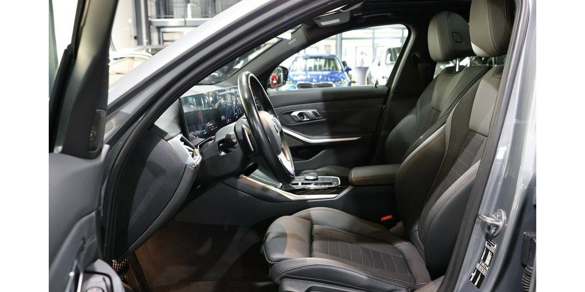 BMW 318d Touring SPORT / PANORAMA,LEDER,CURVED+HUD 53.000 km 29.993 &euro; Hamm 59077