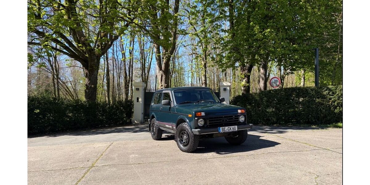 Lada Niva 44.900 km 10.900 &euro; Ahlen 59227