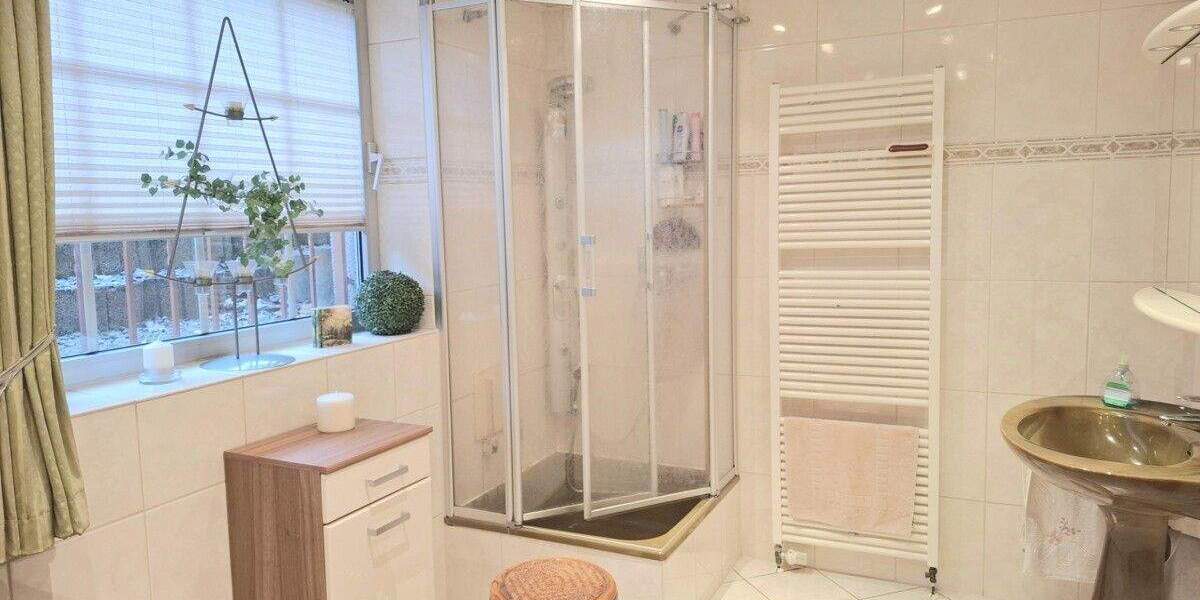 Einseitig angebauter, teilunterkellerter Bungalow mit Garage in ruhigem Stichweg auf Kaufgrundstück. - Einfamilienhaus Oer-Erkenschwick Groß-Erkenschwick | Angebot:25413680