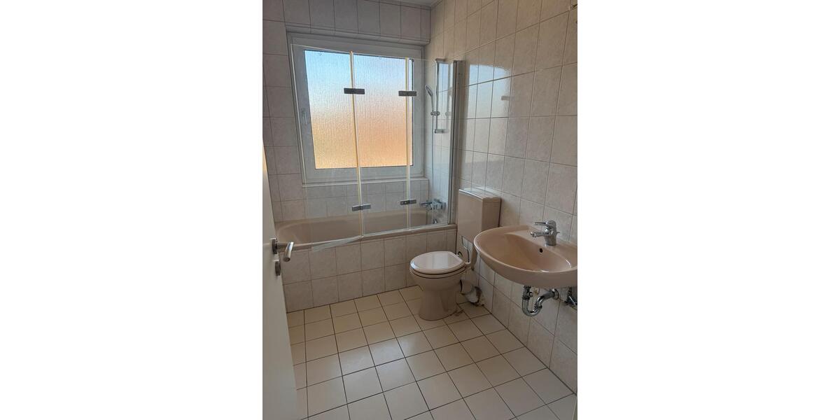 Etagenwohnung Holzwickede - 3 Zimmer, 70 m&sup2;, 179.000&euro; | Angebot:25428454