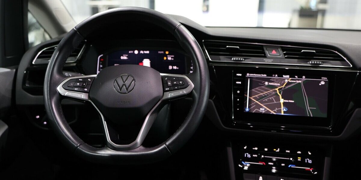 VW Touran 2.0 TDI DSG IQ Comfortline / 7-SITZE, LED 66.000 km 29.777 &euro; Hamm 59077