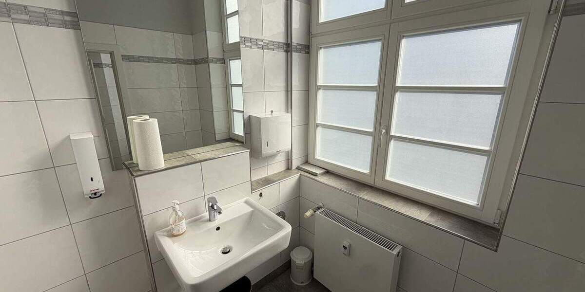 Gewerbeobjekt Hagen Hochschulviertel - 8 Zimmer, 371 m&sup2;, 4.200&euro; | Angebot:25799404