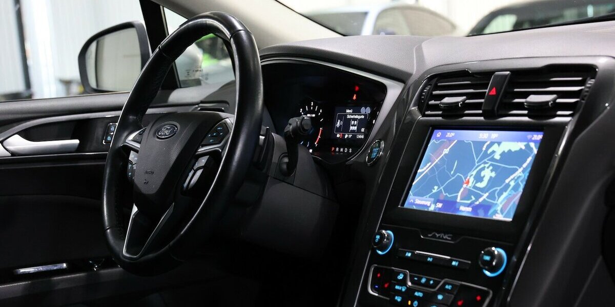 Ford Mondeo Tunier 2.0 EB / LED / NAVI+KAMERA / AHK 124.000 km 15.777 &euro; Hamm 59077