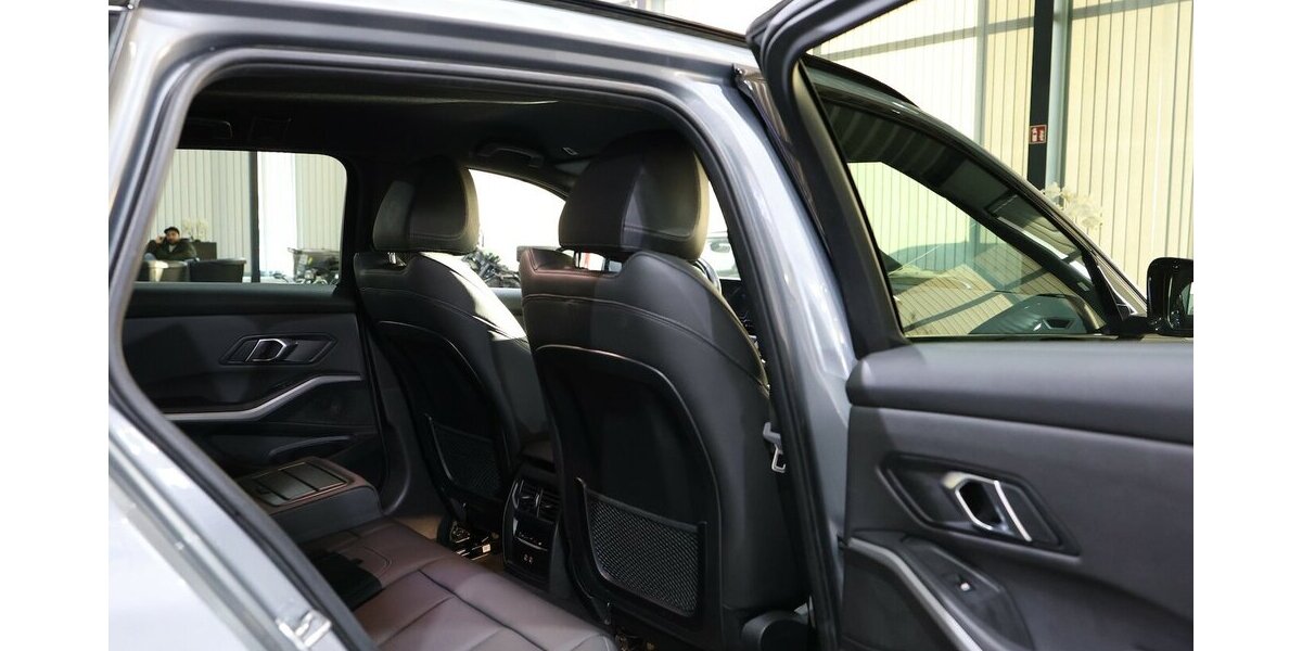 BMW 318d Touring ADVANTAGE CURVED+NAVI, LEDER, LED 67.000 km 29.777 &euro; Hamm 59077