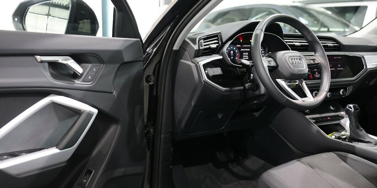 Audi Q3 35 TFSI / LED, VIRTUAL-COCKPIT, APPLE+ANDROID 15.000 km 29.993 &euro; Hamm 59077