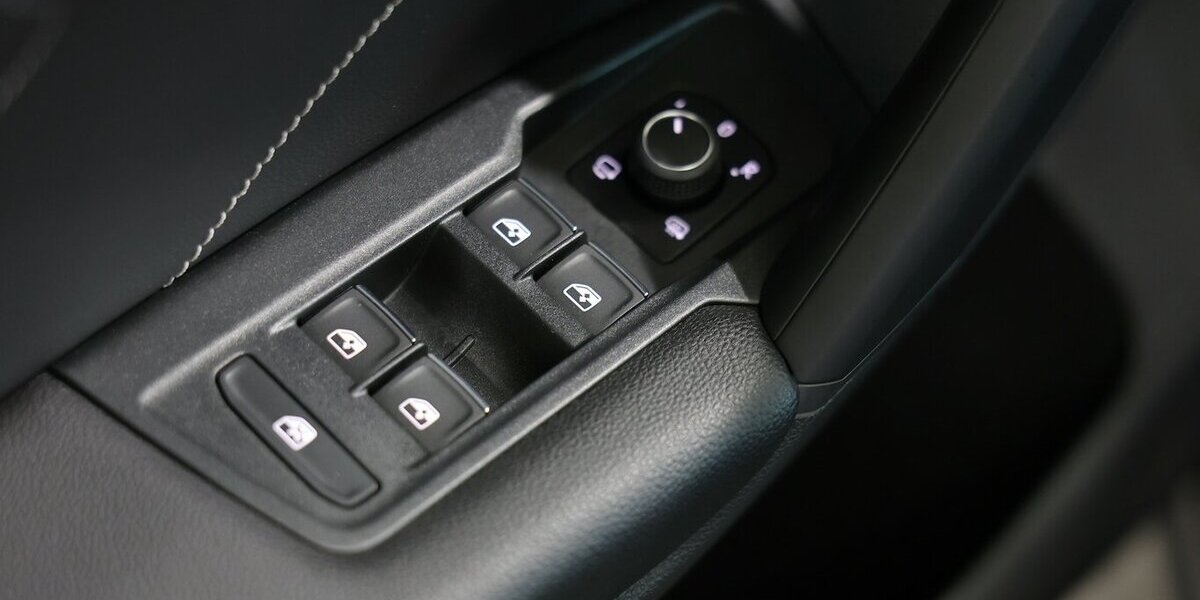 VW Tiguan 2.0 TDI DSG R-LINE 4M ALL-BLACK PANORAMA 173.000 km 26.555 &euro; Hamm 59077