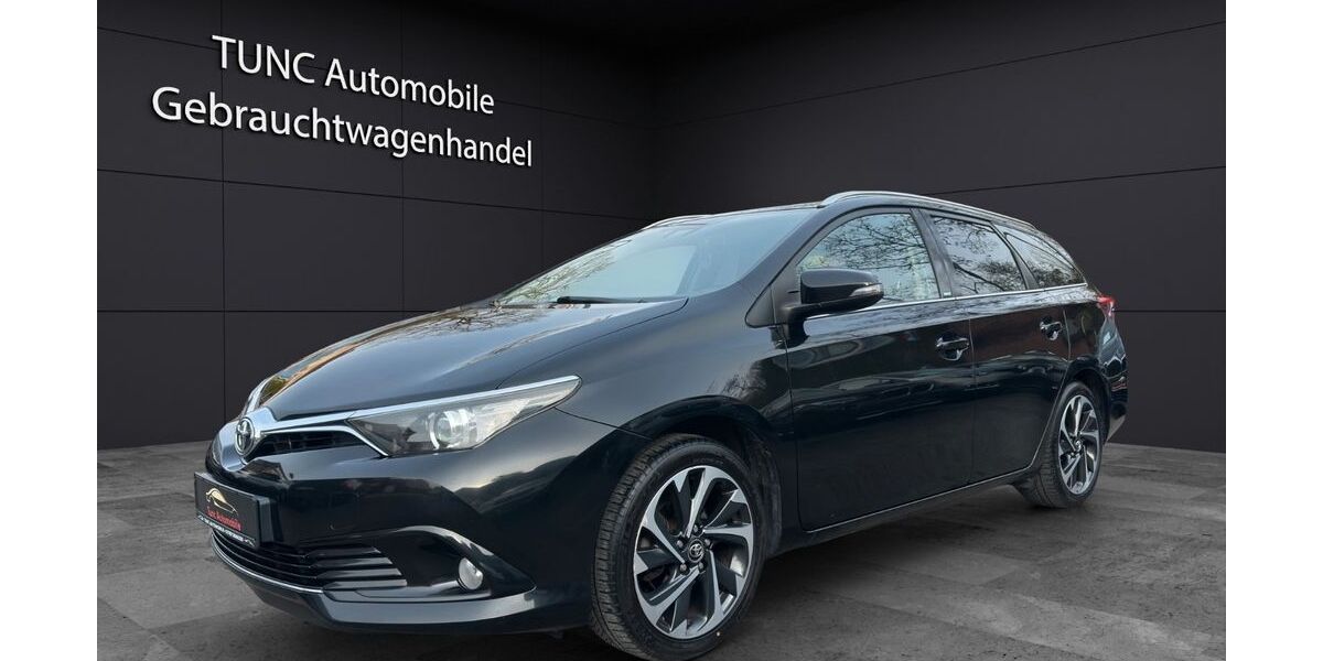 Toyota Auris 184.582 km 8.390 &euro; Ahlen 59227