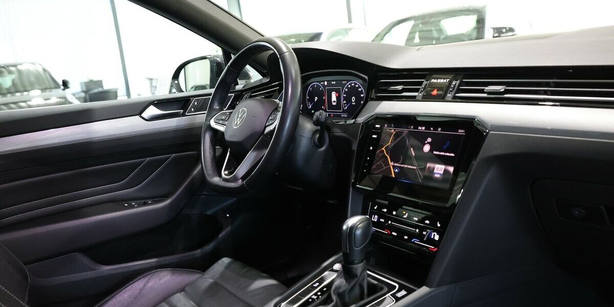 VW Passat Variant 2.0 TDI DSG BUSINESS IQ PANORAMA 122.000 km 22.777 &euro; Hamm 59077