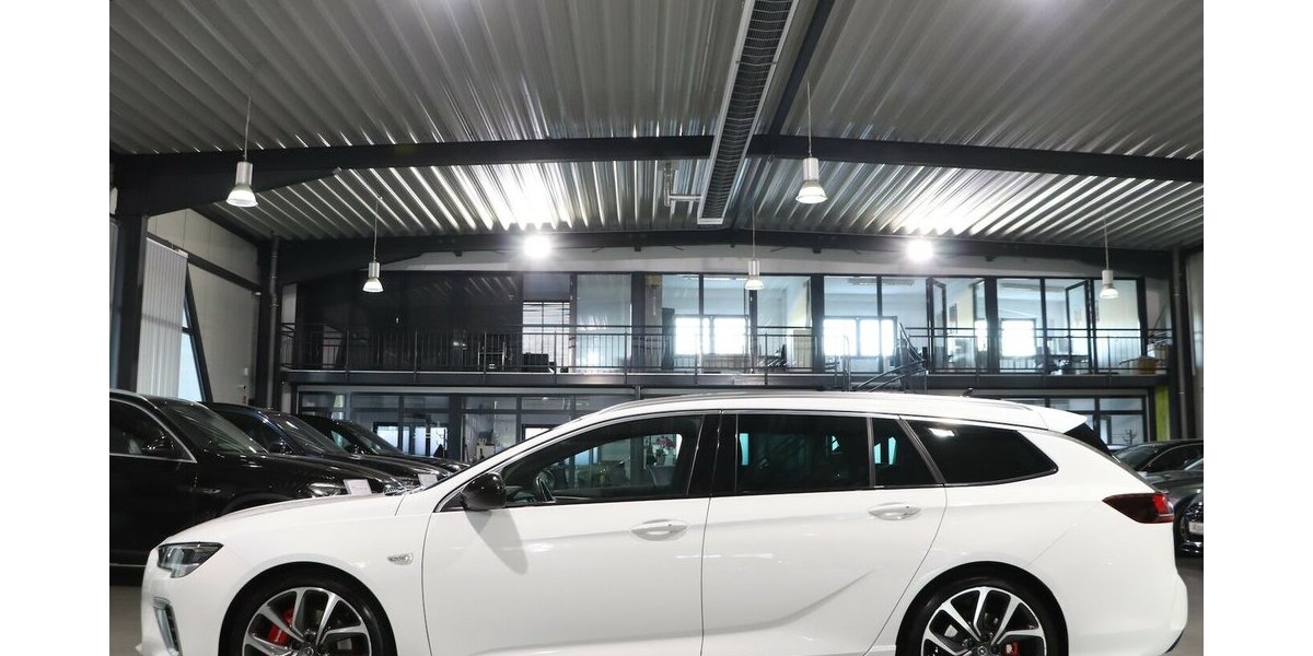 Opel Insignia 2.0 ST 4x4 OPC-LINE GSI WHITE / VC+HUD 140.000 km 19.111 &euro; Hamm 59077