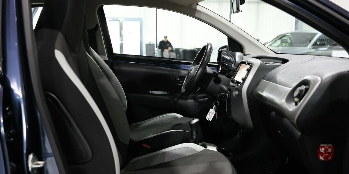 Toyota Aygo 1.0 X-PLAY TOUCH / TEMPOMAT, KAMERA, PDC 72.000 km 7.331 &euro; Hamm 59077