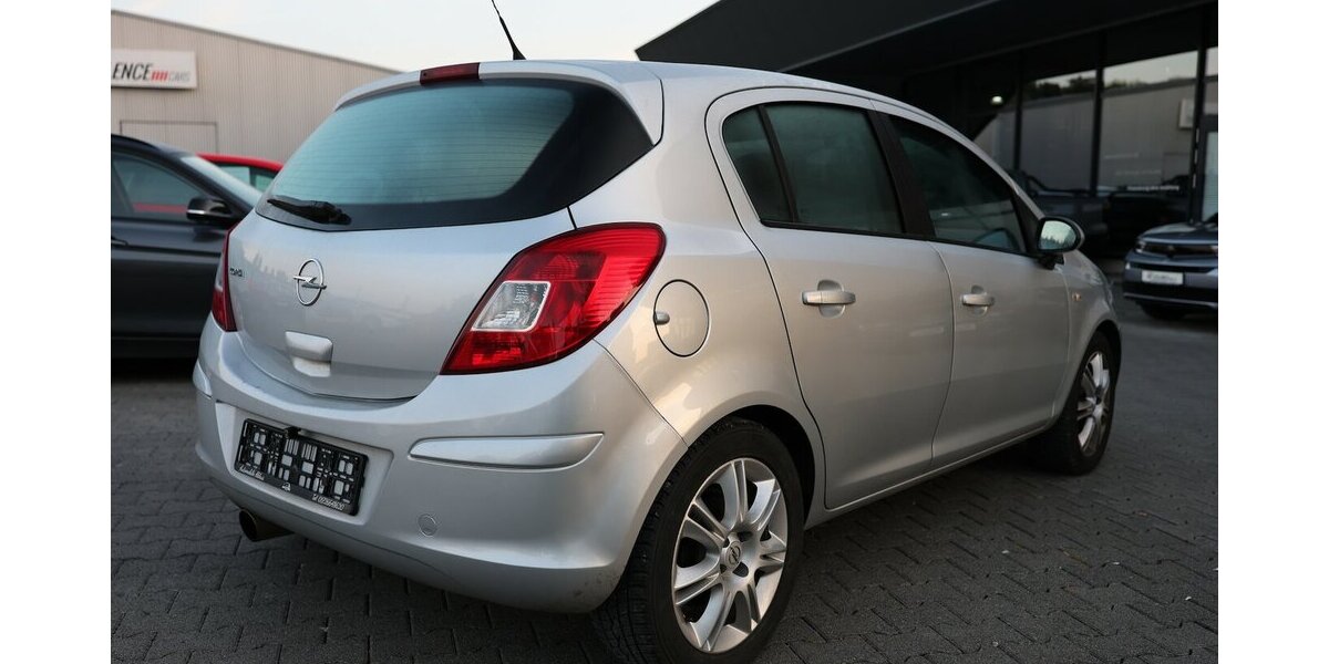 Opel Corsa D 1.4 INNOVATION 110 Jahre LEDER,NAVI+KAME 158.000 km 1.402 &euro; Hamm 59077