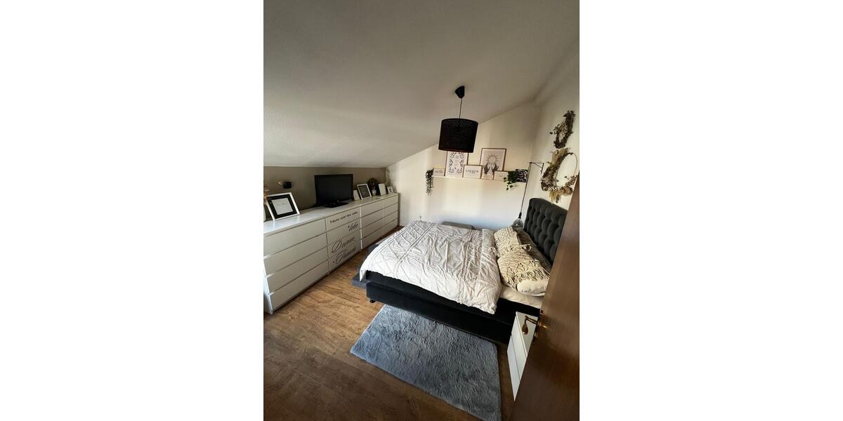 Dachgeschoßwohnung Hemer - 3 Zimmer, 110 m&sup2;, 950&euro; | Angebot:25397374