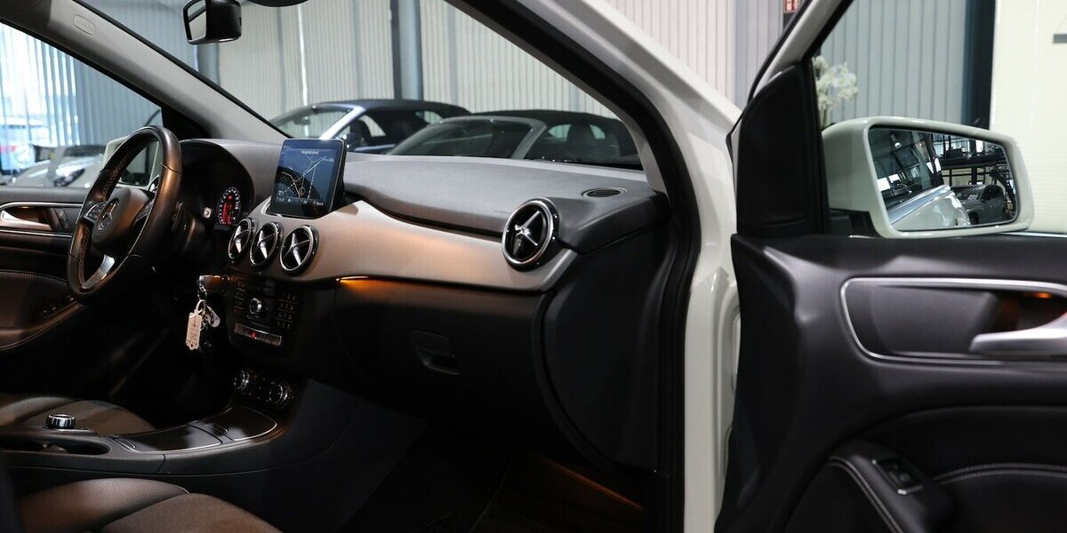 Mercedes-Benz B 200 URBAN SPORT WHITE / MATRIX-LED / LEDER 120.000 km 15.111 &euro; Hamm 59077