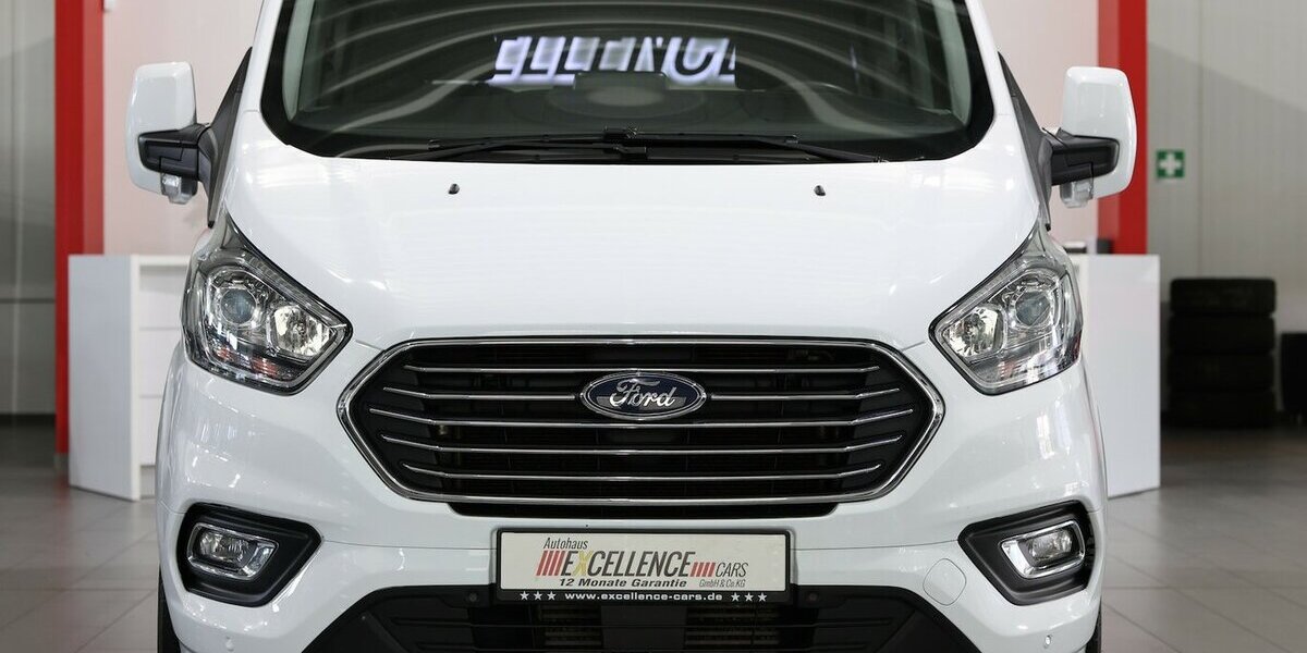 Ford Tourneo Custom 2.0 TDCI 320 L1 / 8-SITZER / NAVI 119.000 km 28.444 &euro; Hamm 59077