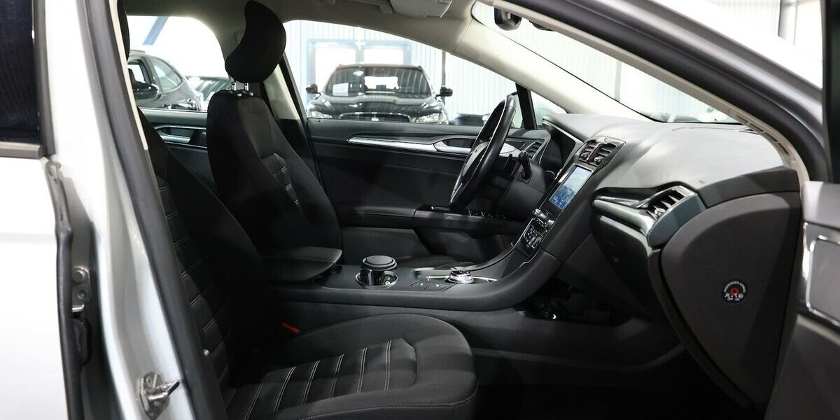 Ford Mondeo Tunier 2.0 EB / LED / NAVI+KAMERA / AHK 124.000 km 15.777 &euro; Hamm 59077